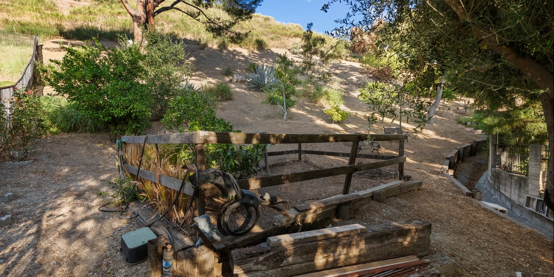 5786 Carell Ave, Agoura Hills, CA 91301