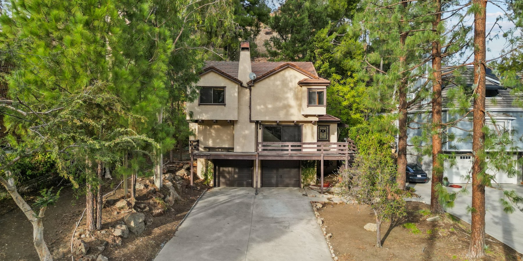 1557 Lookout Dr, Agoura Hills, CA 91301