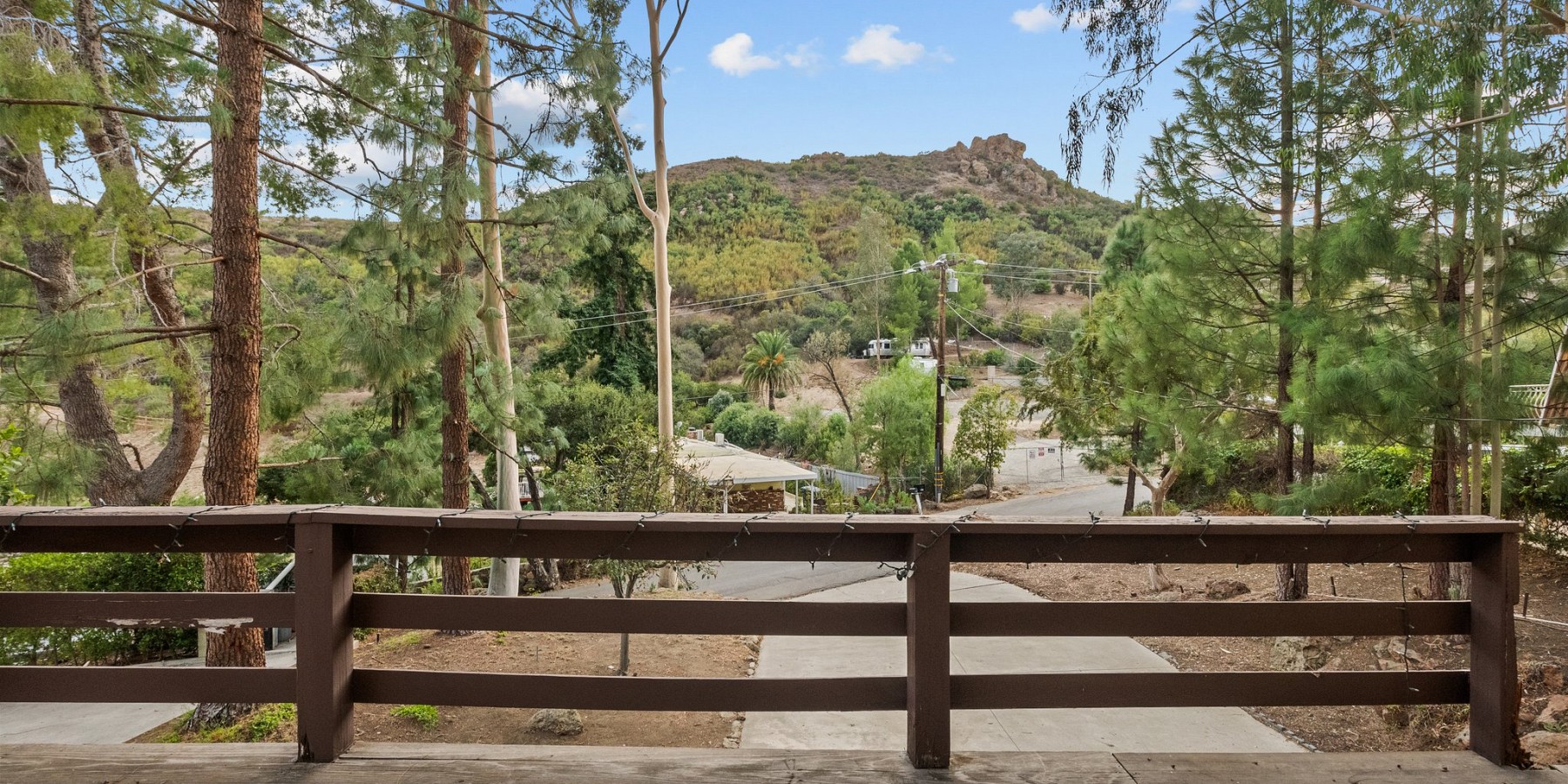 1557 Lookout Dr, Agoura Hills, CA 91301