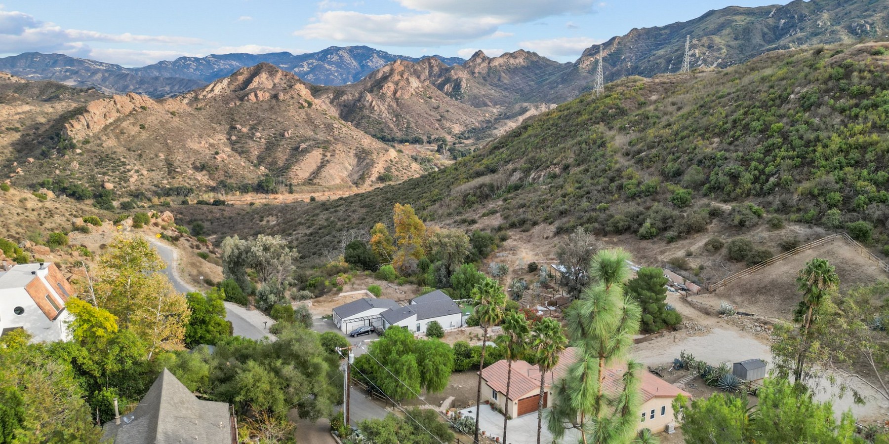 1557 Lookout Dr, Agoura Hills, CA 91301