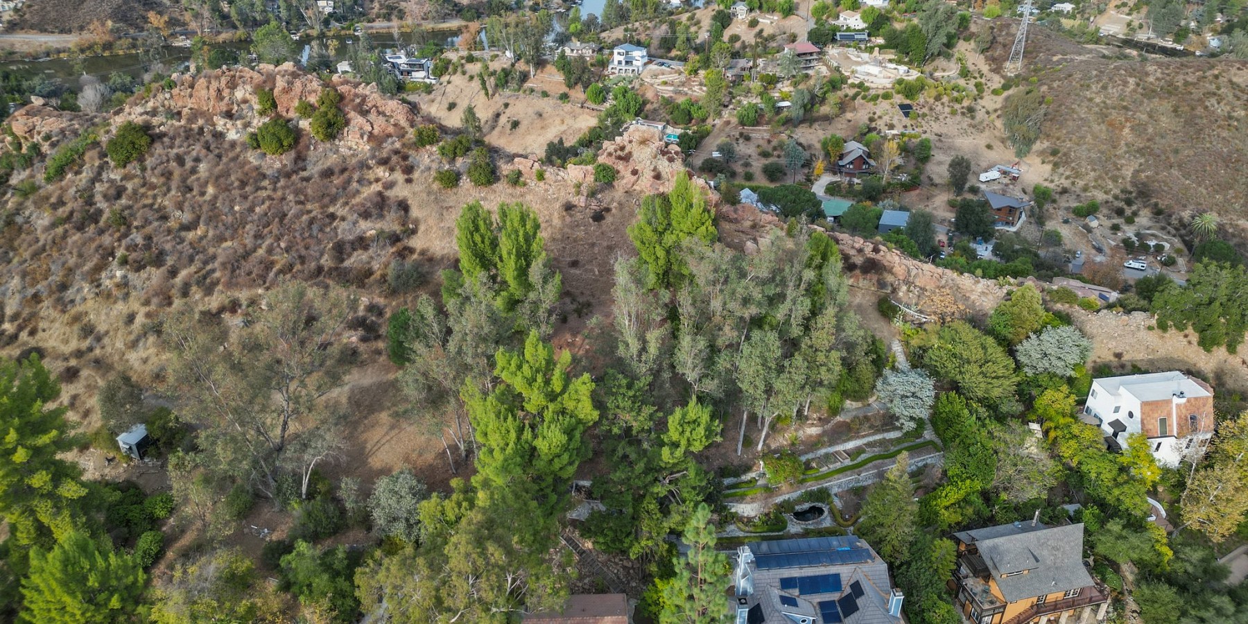 1557 Lookout Dr, Agoura Hills, CA 91301