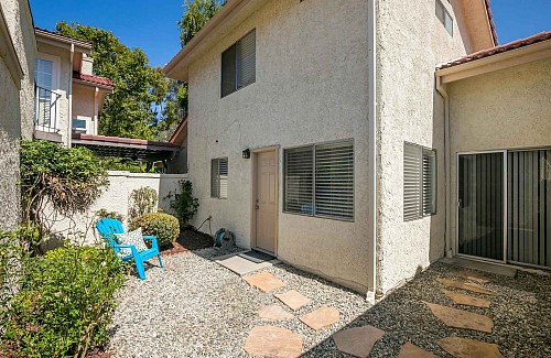 1056 Windmill Lane, Oak Park, CA 91377