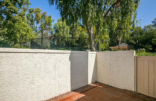 1056 Windmill Lane, Oak Park, CA 91377