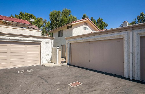 1056 Windmill Lane, Oak Park, CA 91377