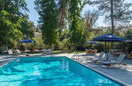 2445 Highpoint Dr, Agoura Hills, CA 91301