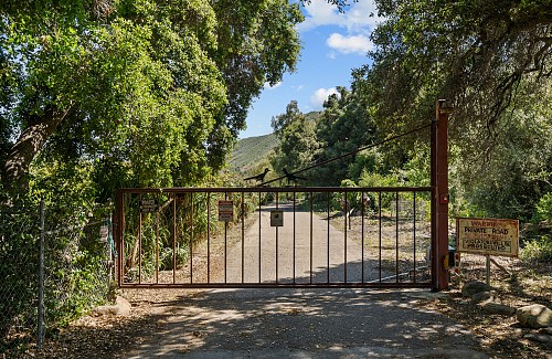 5682 Pine Grove Road, Santa Paula, CA 93060