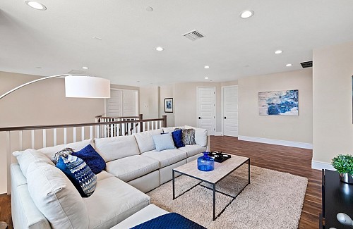 2105 Lonestar Way, Thousand Oaks, CA 91362