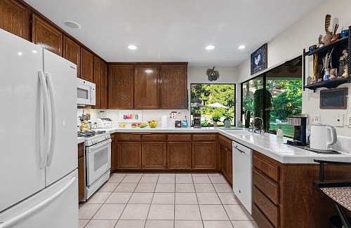 5786 Carell Ave, Agoura Hills, CA 91301