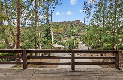 1557 Lookout Dr, Agoura Hills, CA 91301