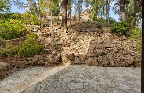 1557 Lookout Dr, Agoura Hills, CA 91301