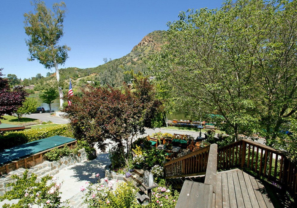 29140 South Lakeshore Dr, Agoura Hills, CA 91301