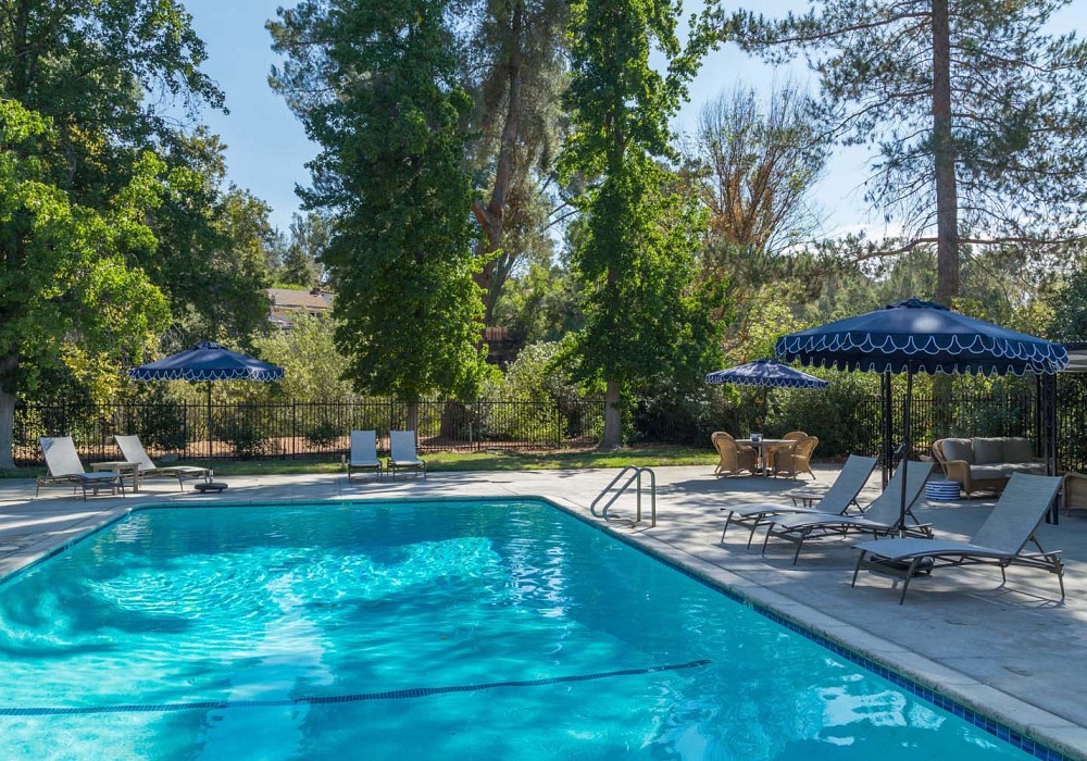 2445 Highpoint Dr, Agoura Hills, CA 91301