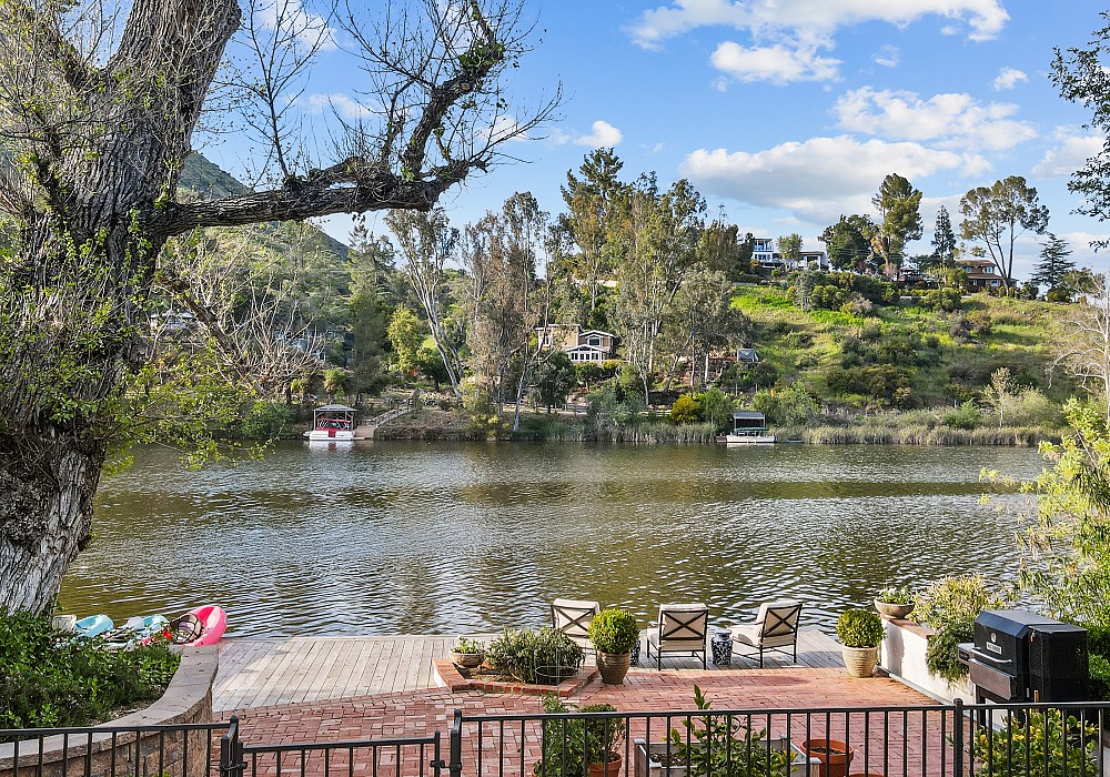 29095 S. Lakeshore Dr, Agoura Hills, CA 91301