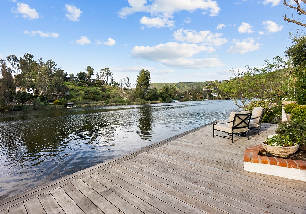 29095 S. Lakeshore Dr, Agoura Hills, CA 91301