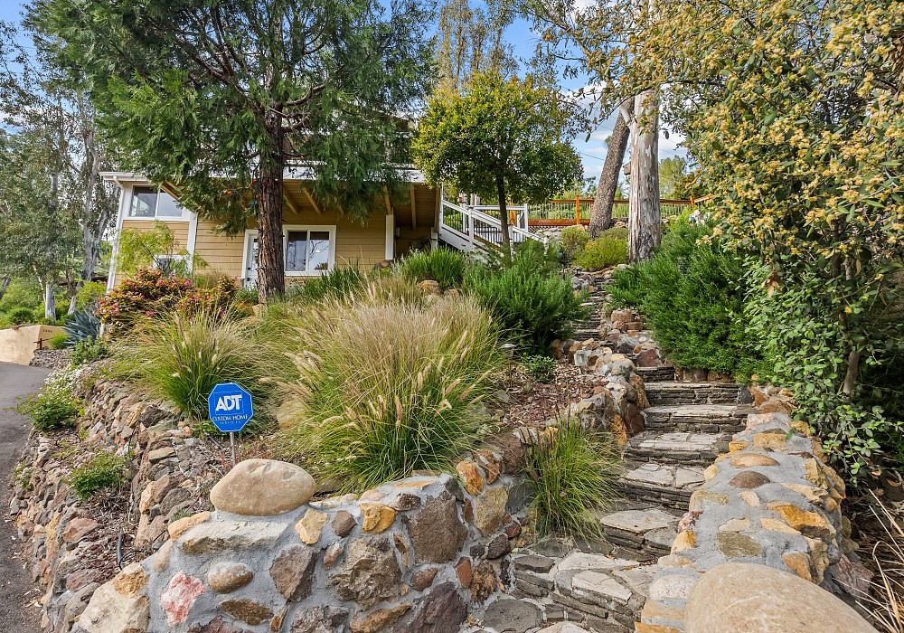 2306 Terrace Lane, Agoura Hills, CA 91301