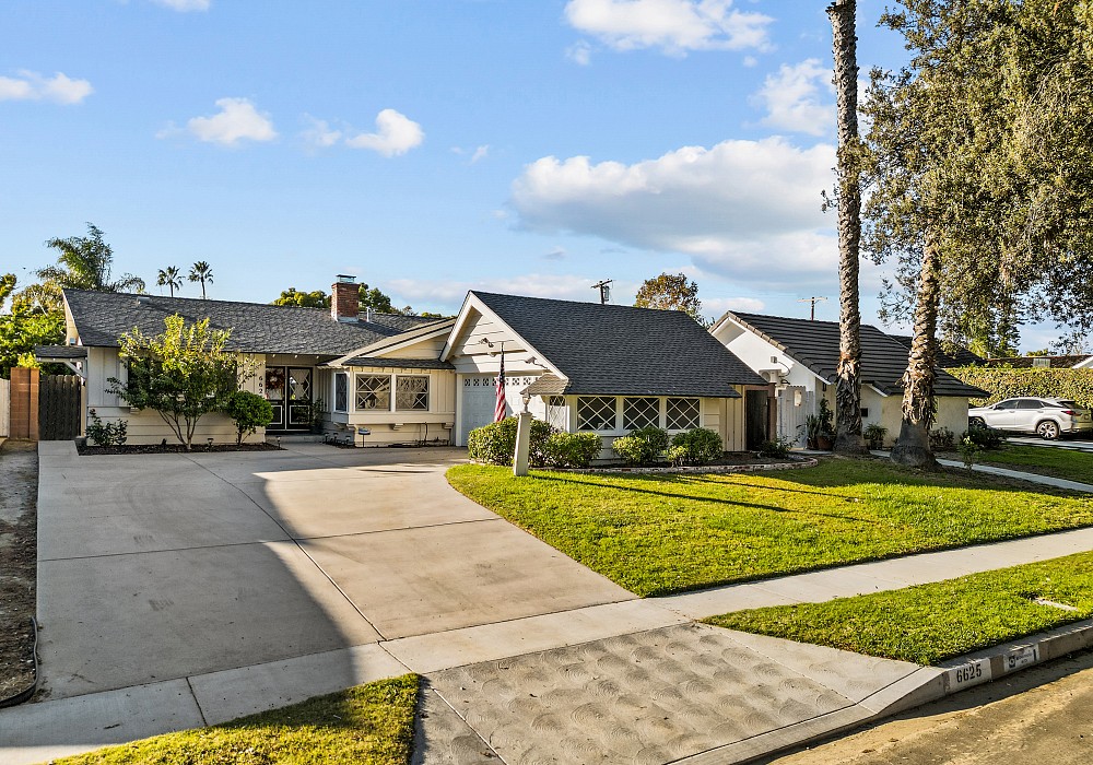 6625 Whitaker Ave, Lake Balboa, CA 91406