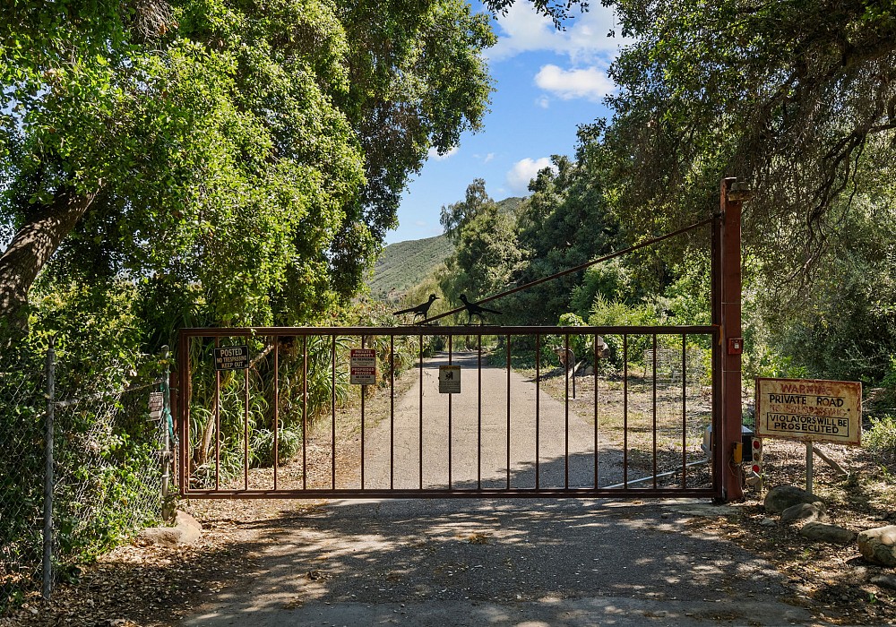 5682 Pine Grove Road, Santa Paula, CA 93060