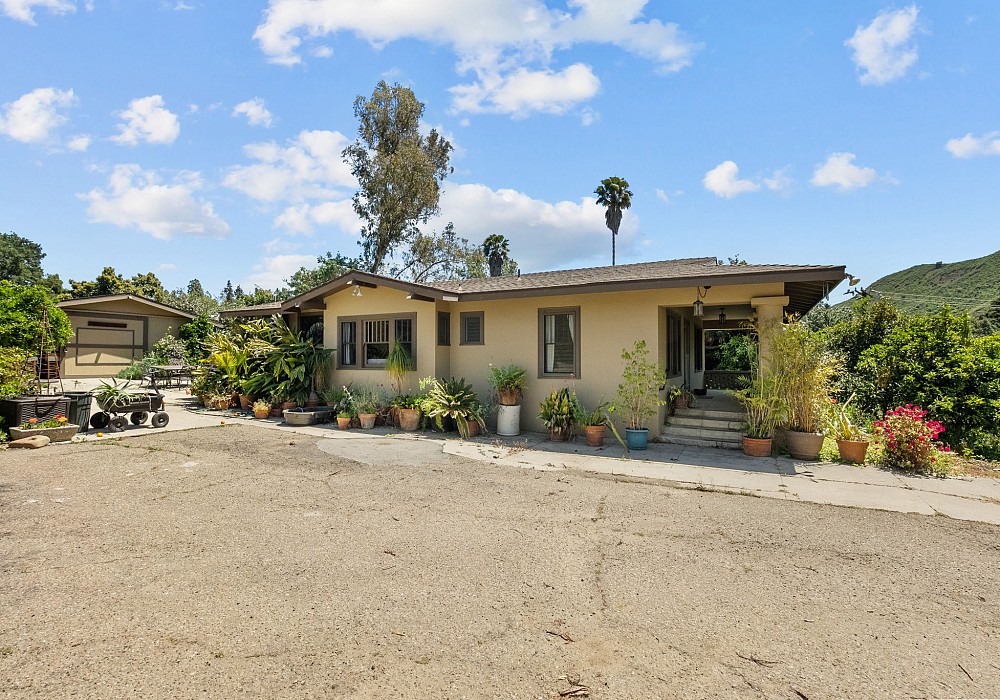 5682 Pine Grove Road, Santa Paula, CA 93060