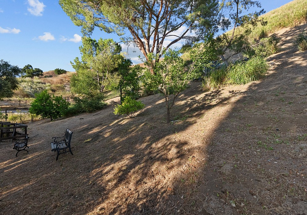 5786 Carell Ave, Agoura Hills, CA 91301