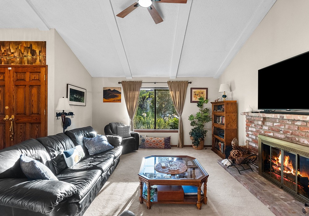 5786 Carell Ave, Agoura Hills, CA 91301