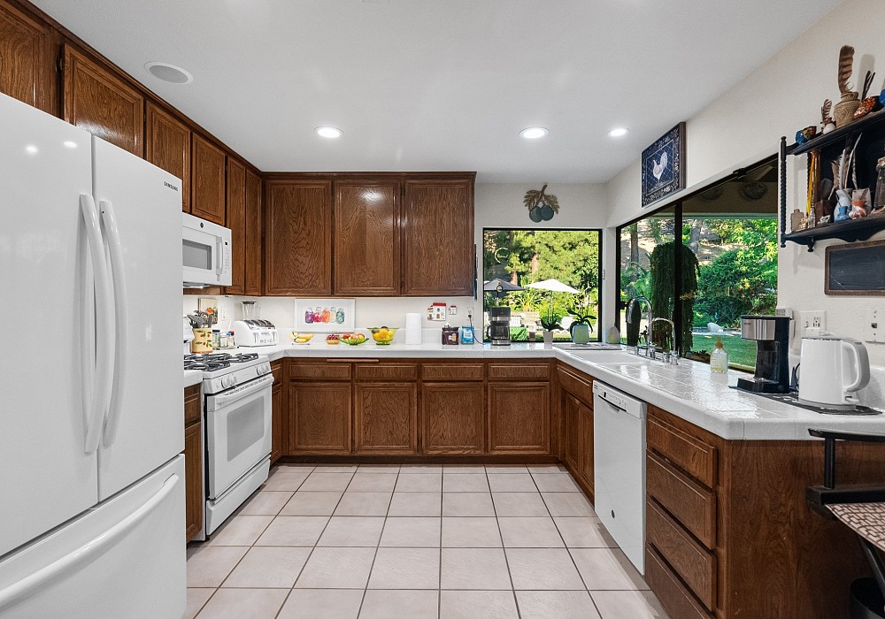 5786 Carell Ave, Agoura Hills, CA 91301