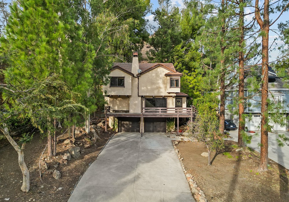 1557 Lookout Dr, Agoura Hills, CA 91301