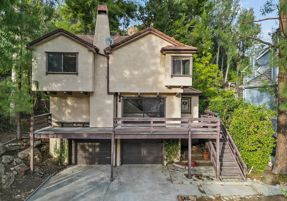 1557 Lookout Dr, Agoura Hills, CA 91301