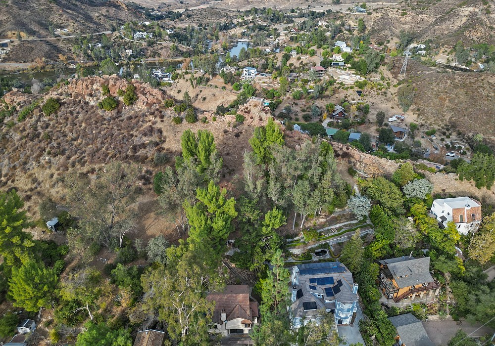 1557 Lookout Dr, Agoura Hills, CA 91301