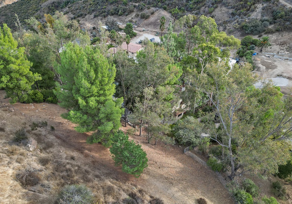 1557 Lookout Dr, Agoura Hills, CA 91301