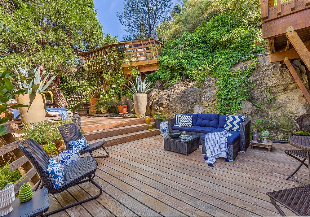 2022 Lookout Dr., Agoura Hills, CA 91301